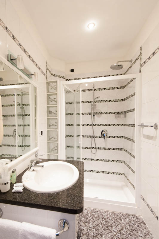 أفضل العروض ل فلورا ميلانو