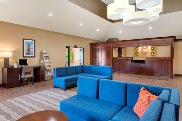 أفضل العروض ل Comfort Inn & Suites Cincinnati Eastgate سينسيناتي 