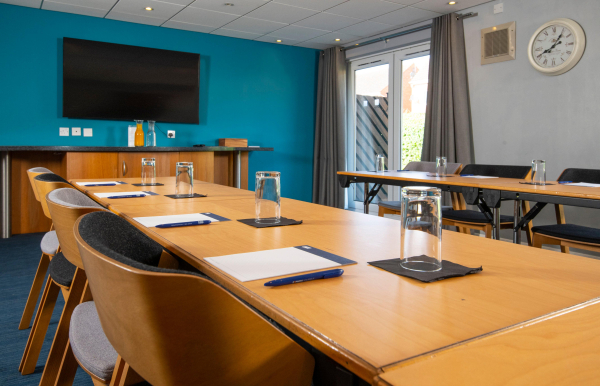 أفضل العروض ل Holiday Inn Express Peterborough بتربوراوه 