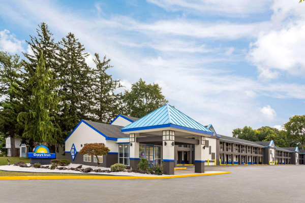 Best offers for Days Inn & Suites by Wyndham Albany Albany 