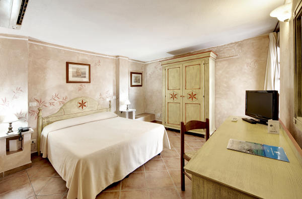 أفضل العروض ل Colonna Beach Hotel أولبيا