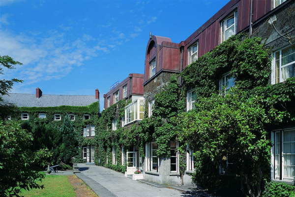 أفضل العروض ل فندقالد جراوند إنيس