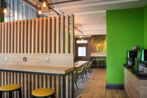 أفضل العروض ل Thistle Express Swindon سويندون, 