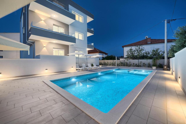 Best offers for Trogirski Dvori Split