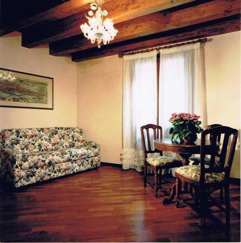 أفضل العروض ل بيكولا فنيس فينسيا