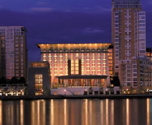 Canary Riverside Plaza