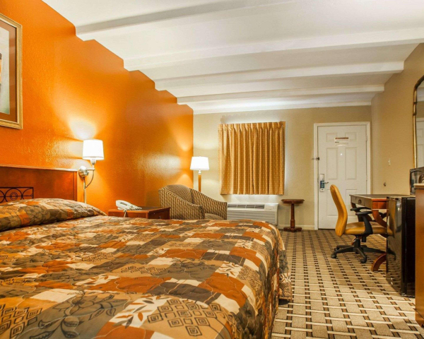 Best offers for Rodeway Inn Opryland Nashville 
