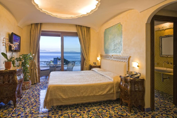 أفضل العروض ل Strand Hotel Delfini إيشيا