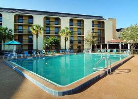 QUALITY INN UNIVERSAL STUDIOS - I DRIVE AREA