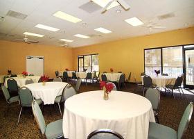 QUALITY INN UNIVERSAL STUDIOS - I DRIVE AREA