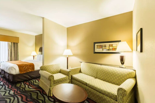 Best offers for Comfort Suites Beaumont I-10 Beaumont