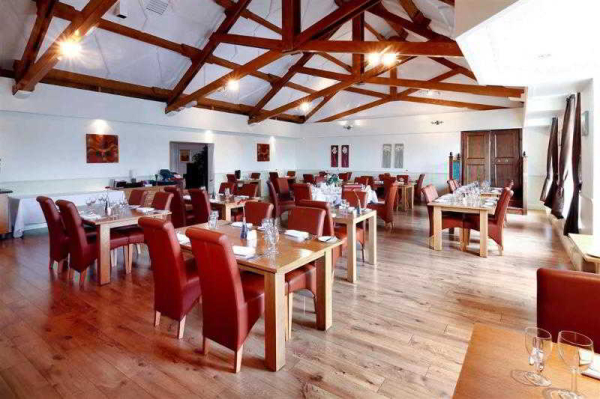 أفضل العروض ل South Marston Hotel and Leisure Club سويندون, 