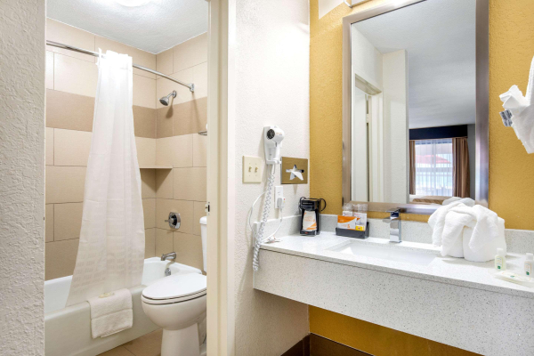 أفضل العروض ل Quality Inn West Fort Worth فورت وورذ 