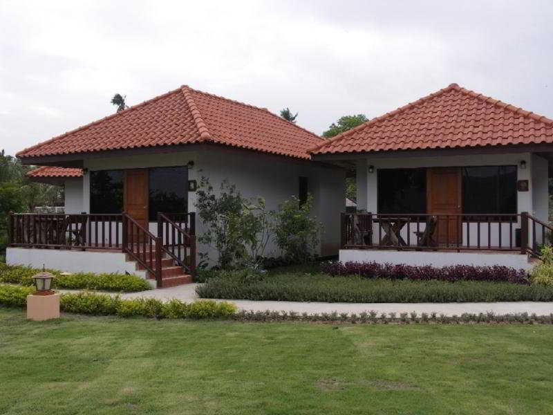 Sailom Resort Bangsaphan