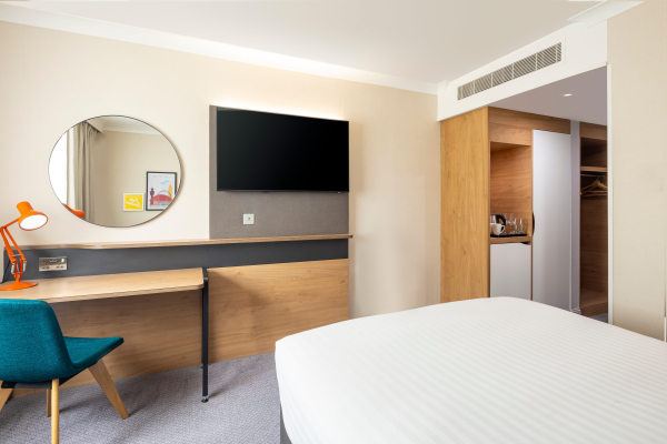 Best offers for Holiday Inn London - Gatwick Airport 