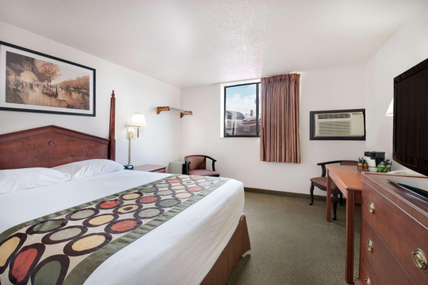 أفضل العروض ل Super 8 by Wyndham Rapid City/Lacrosse St رابيد سيتي 