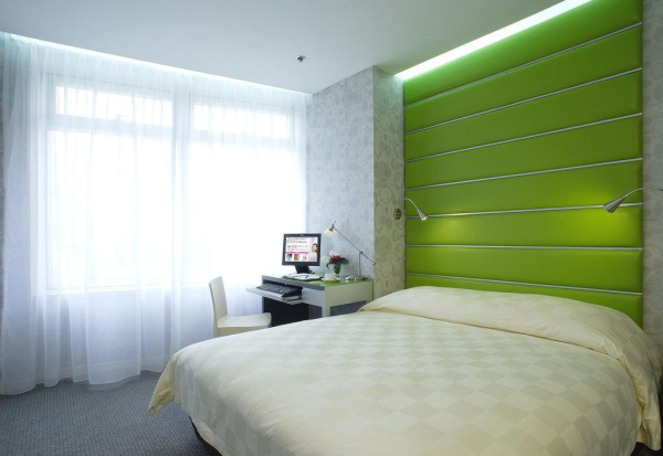 Best offers for Cosmo Hotel Xianggangdao