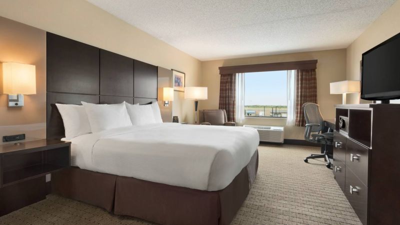 Best offers for DoubleTree by Hilton Wichita Airport Wichita 