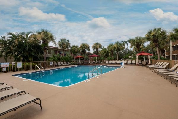 Best offers for Red Roof PLUS+ & Suites Naples Downtown-5th Ave S Naples 