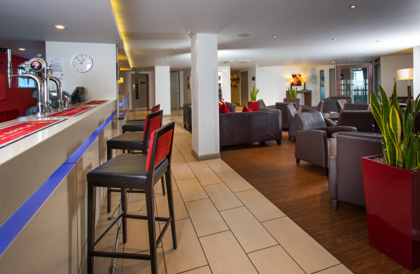 Best offers for Holiday Inn Express Warwick - Stratford-Upon-Avon Warwick