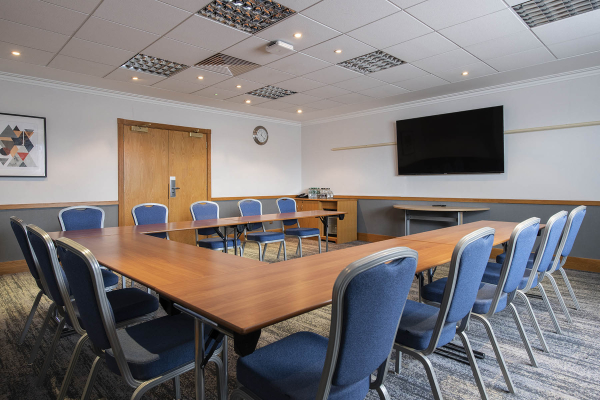 أفضل العروض ل Doubletree by Hilton Swindon سويندون, 
