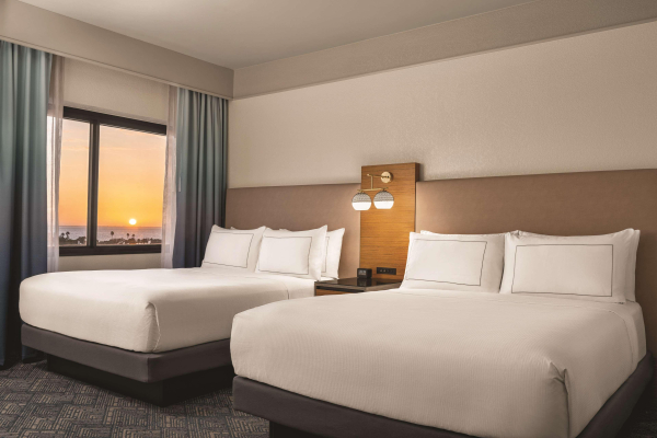 أفضل العروض ل DoubleTree by Hilton Tampa Rocky Point Waterfront تامبا