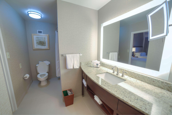 أفضل العروض ل Doubletree Suites by Hilton at The Battery Atlanta اتلانتا 