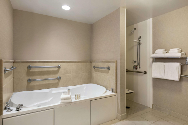 أفضل العروض ل Hilton Garden Inn Harrisburg East  هاريسبورج 