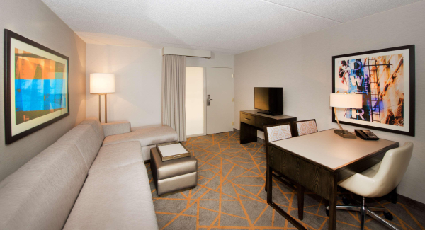 أفضل العروض ل Embassy Suites by Hilton Cincinnati Northeast Blue سينسيناتي 