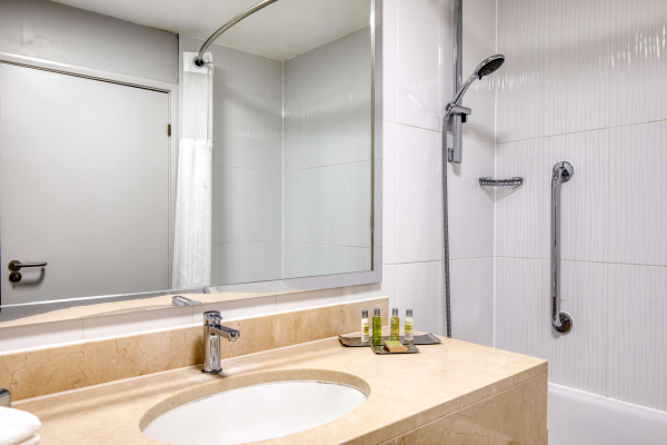 Best offers for Doubletree By Hilton Newbury North Newbury 