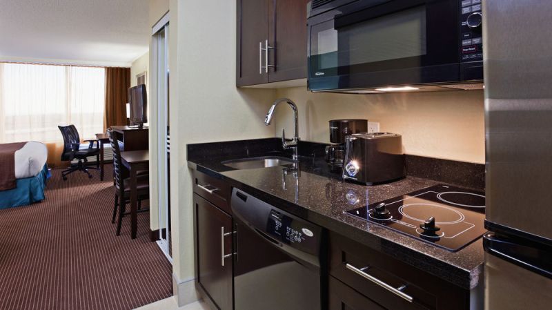 أفضل العروض ل هوليدايان بوينت كلير مونتريلاروبورت مونتريال