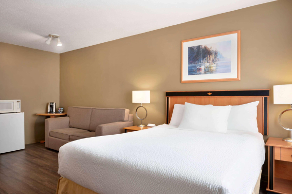 Best offers for Days Inn By Wyndham Nanaimo Nanaimo