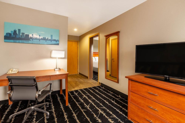 أفضل العروض ل LA QUINTA INN & SUITES VANCOUVER فانكوفر 
