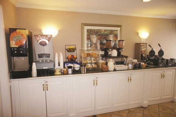 Best offers for LA QUINTA INN CLEVELAND INDEPENDENCE Independence