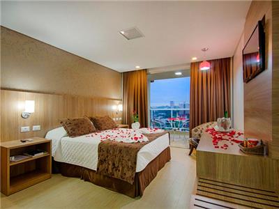 أفضل العروض ل FOZ PRESIDENTE COMFORT HOTEL فوز دو يجواكو