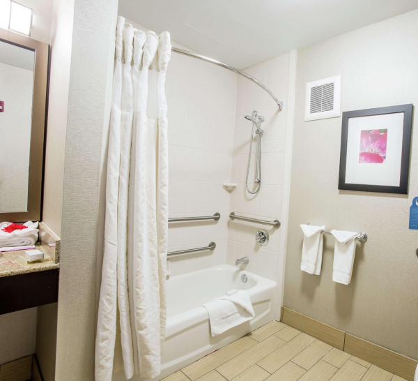 أفضل العروض ل هيلتون جاردنان كولامباص/د يوبلين دوبلين