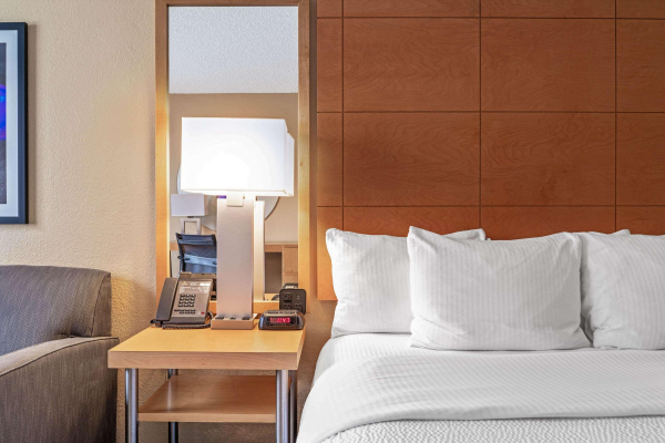 Best offers for La Quinta Inn & Suites Naples Downtown Naples 