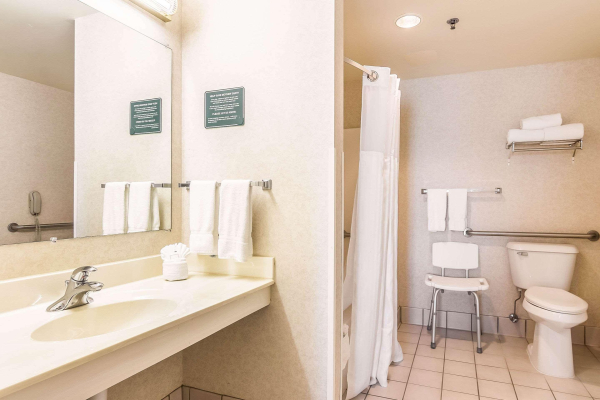 أفضل العروض ل Clarion Suites At The Alliant Energy Center ماديسون 