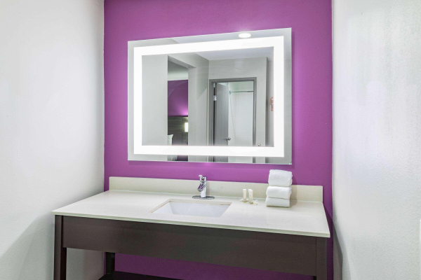 أفضل العروض ل لا كينتا ان اند سويتس هاوستون ساوذوسان هيوستون