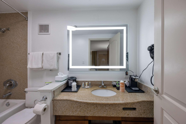 Best offers for Comfort Inn Downtown Nashville-Vanderbilt Nashville