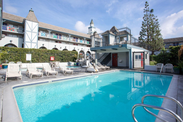 أفضل العروض ل كاستلاناند سويتس اناهيم 