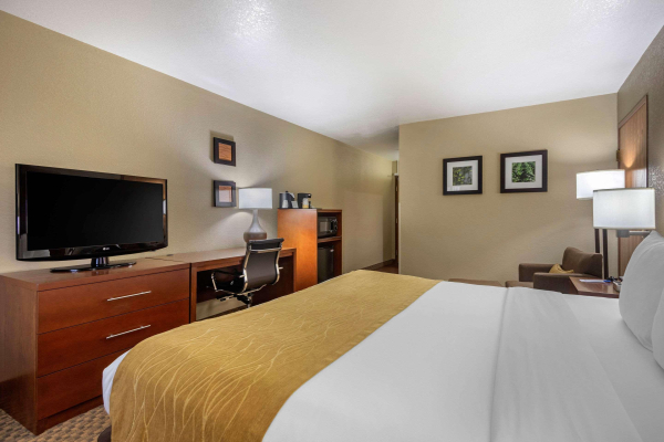 Best offers for Comfort Inn & Suites Springfield I-44 Springfield