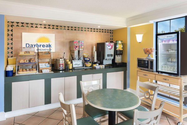 Best offers for Days Inn & Suites by Wyndham Huntsville Huntsville 