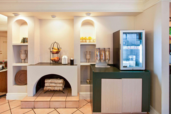 Best offers for La Quinta Albuquerque Airport Albuquerque 