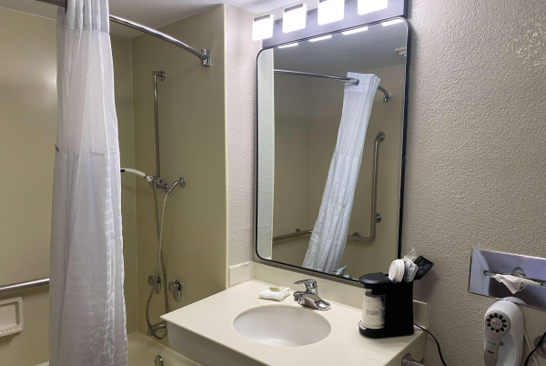 Best offers for Days Inn & Suites by Wyndham Arlington Heights Arlington Heights 