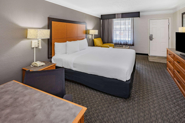 Best offers for La Quinta Inn by Wyndham Laredo I-35 Laredo 