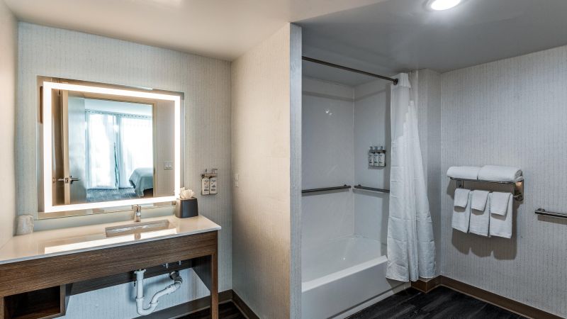 Best offers for Holiday Inn Dallas Market Ctr Love Field Dallas 