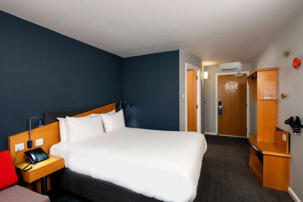 Best offers for Holiday Inn Express Stirling Stirling