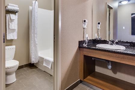 أفضل العروض ل Heritage Inn Hotel & Convention Centre - Pincher Creek بينتشر كريك
