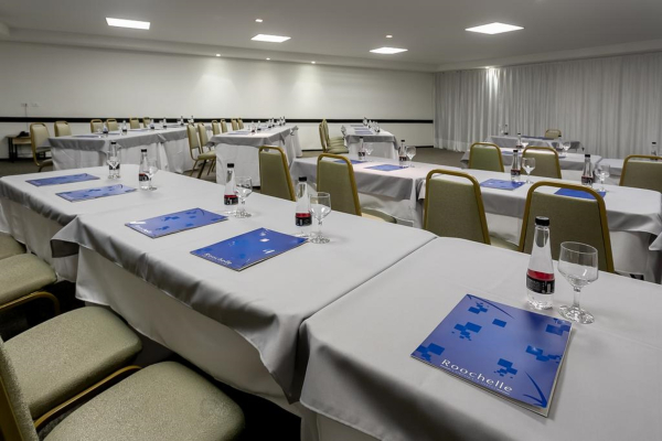 Best offers for Roochelle Convention By Nobile Curitiba
